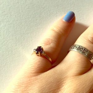 Size 2 Gold ring Blue sapphire And diamonds